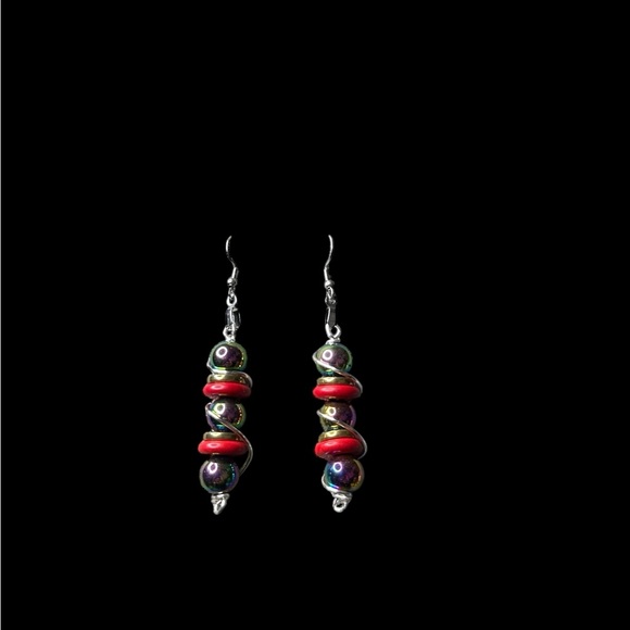 Vibrant Harmony: Multicolor Beaded Earrings - Picture 4 of 5